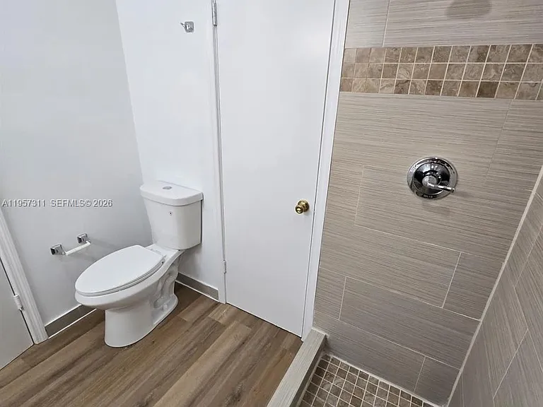 2424 SE 17th Cswy #110B — Photo 12