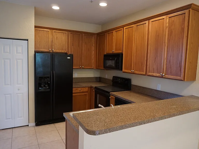 335 E Thatch Palm Cir #105 — Photo 2