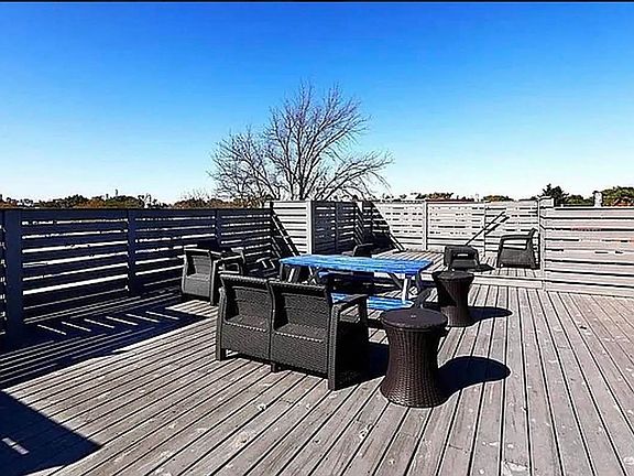 4th image of 375 Chauncey St #4