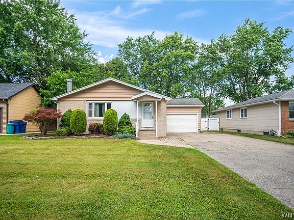 2nd image of 82 Bucyrus Dr