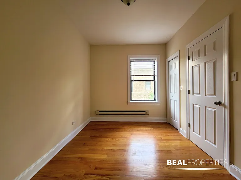 3720-28 N Pine Grove Ave — Photo 15