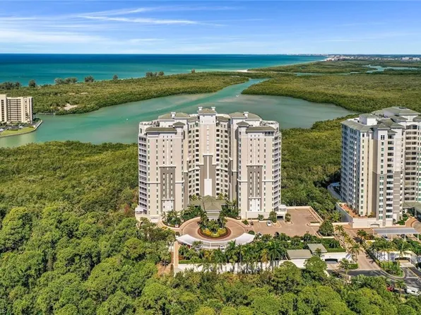 295 Grande Way, Naples, FL