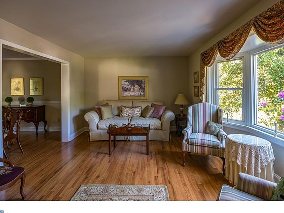 4th image of 2 Quail Ct