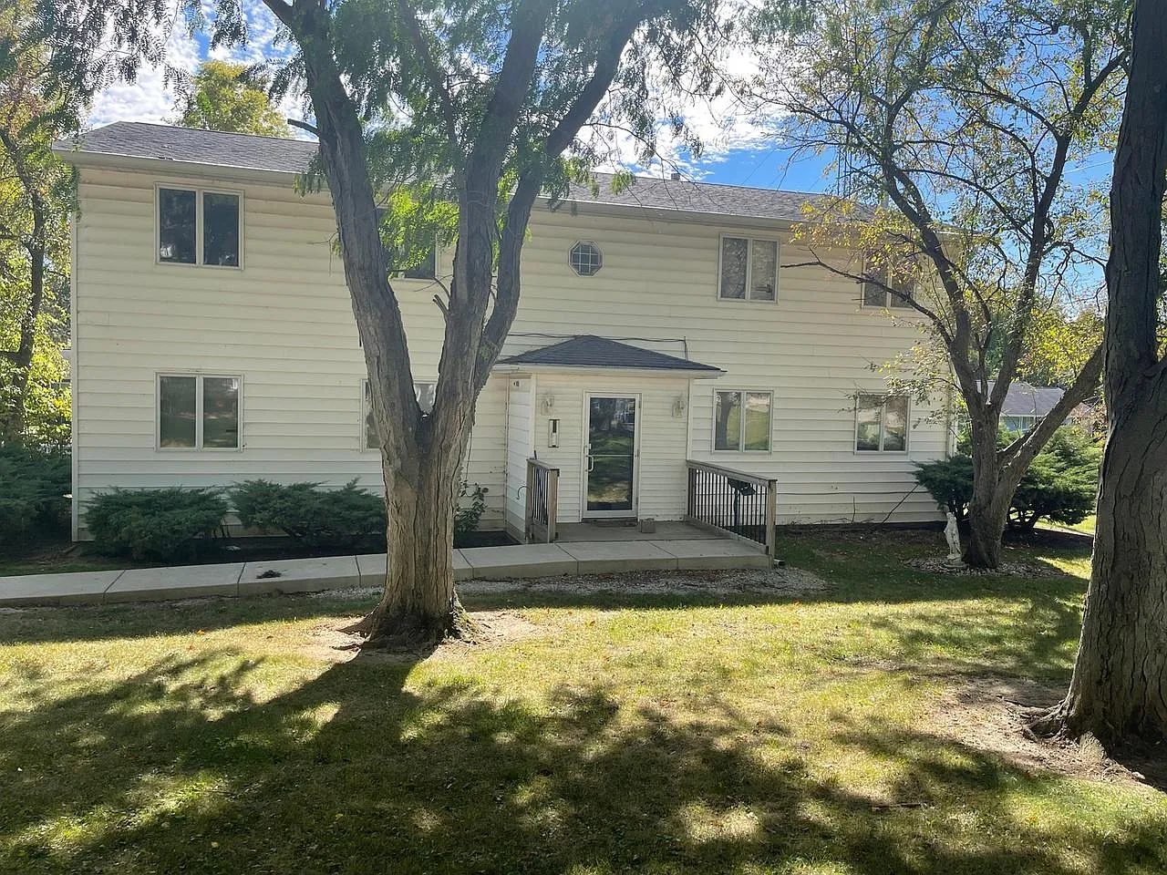 2 bed, 940 sqft, $850 — Photo 1