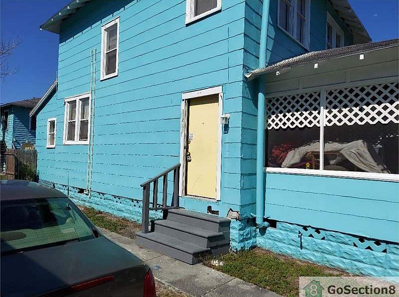 1st image of 1027 16th Ave S #2