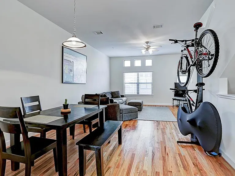 648 Westcross St #303 — Photo 4