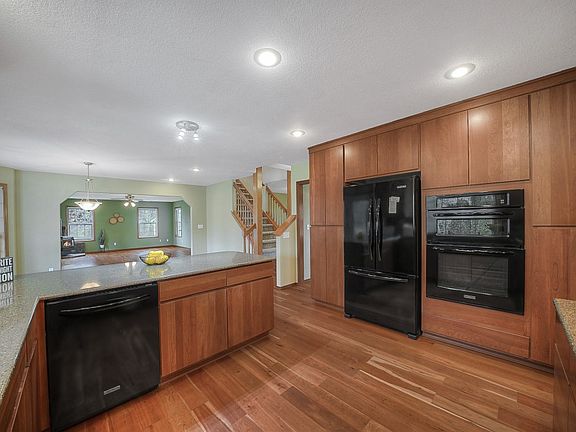 4th image of 7637 Stagecoach Ct SE