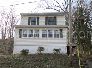 49 Pequest Rd, Oxford, NJ 07863