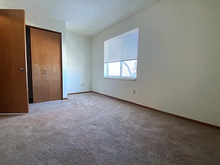 9741 Grand Ave S — Photo 42