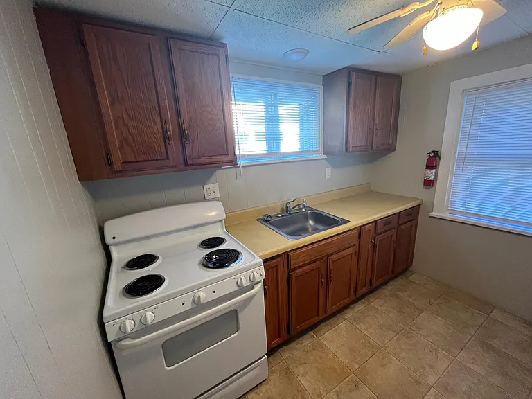 45 E North St — Photo 10