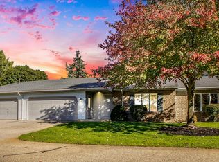 2850 Valley Spring Dr SE, Caledonia, MI 49316