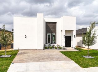 3906 Texas Dr, Laredo, TX 78046