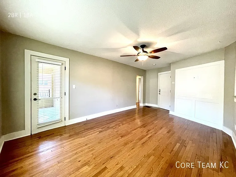4328 Roanoke Pkwy #201 — Photo 1