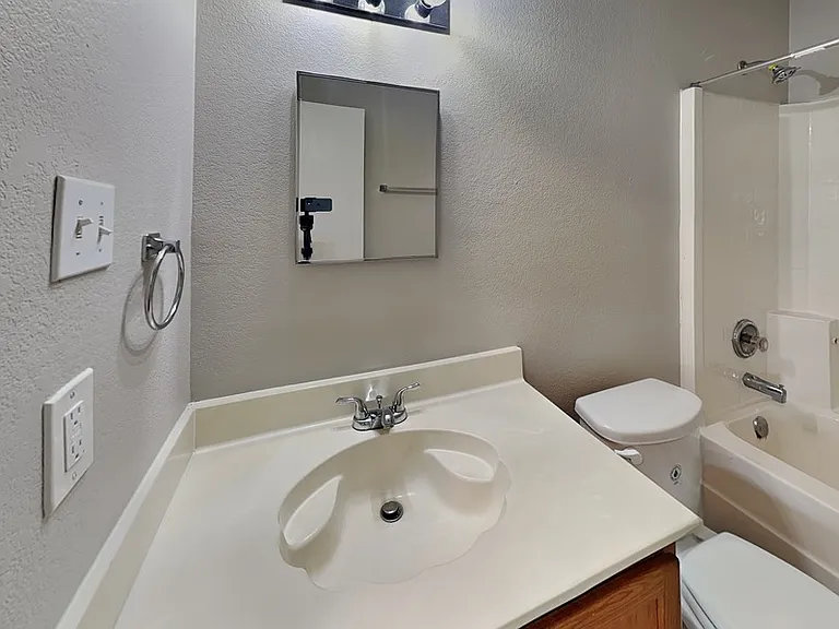 5709 Addington Dr — Photo 14