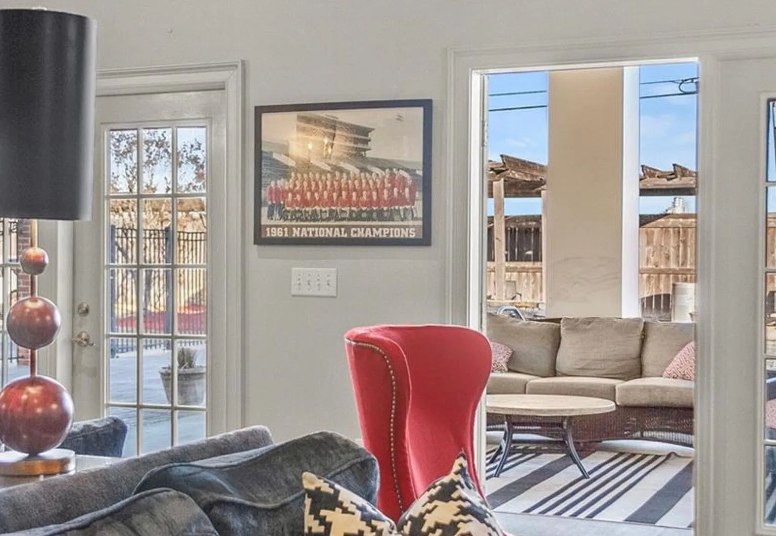 2 bedroom, 2 bath Condo available now — Photo 3