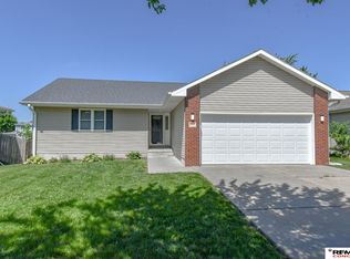 1601 SW 25th St, Lincoln, NE 68522