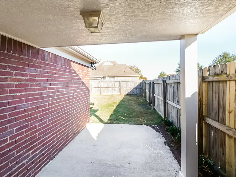 8334 Regal Bend Dr — Photo 14