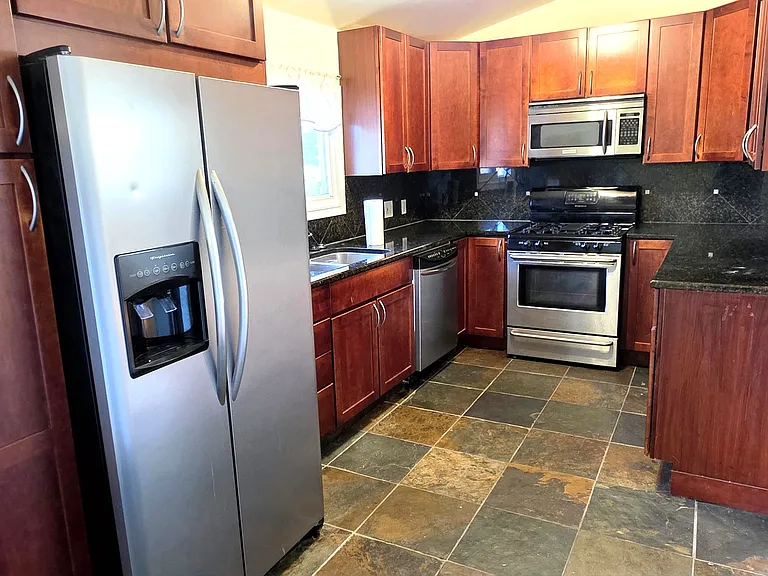 1417 Lake Ave #2 — Photo 3