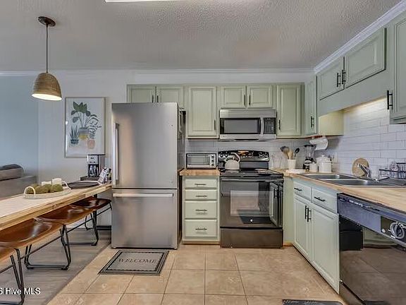 5th image of 918 Carolina Beach Avenue N Unit 3f