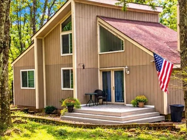 56 Sekani Trl, Albrightsville, PA 18210