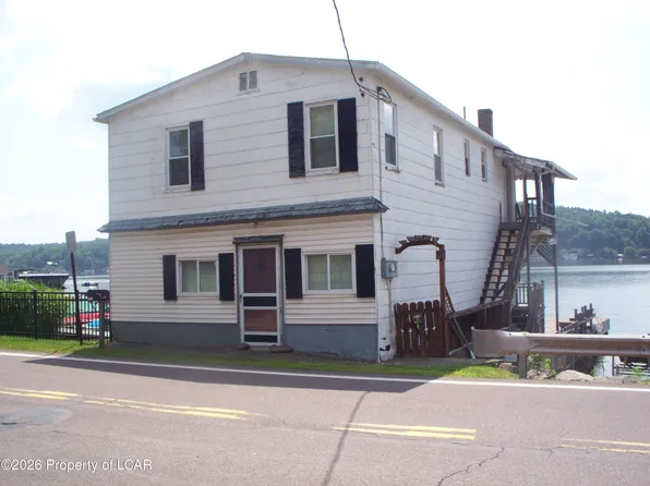 1718 Lakeside Dr, Harveys Lake, PA 18618
