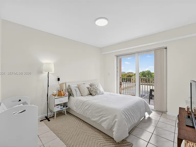 199 SW 12th Ave #502B — Photo 10