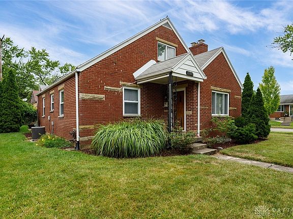 2nd image of 1137 Broadview Blvd