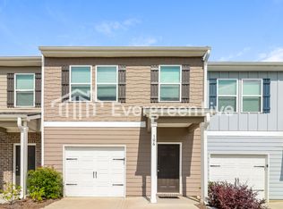 106 Village Green Dr, Adairsville, GA 30103