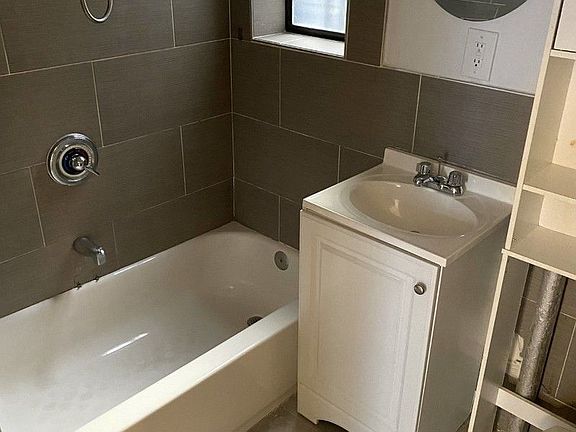 4th image of 561 W 147th St #2C