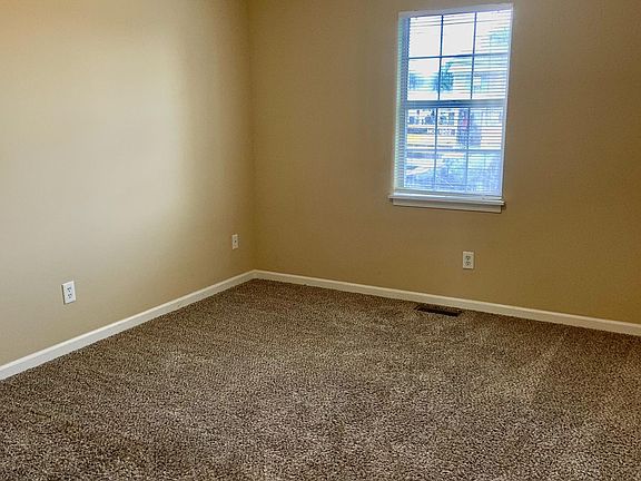 4th image of 2051 Stonehenge Ave