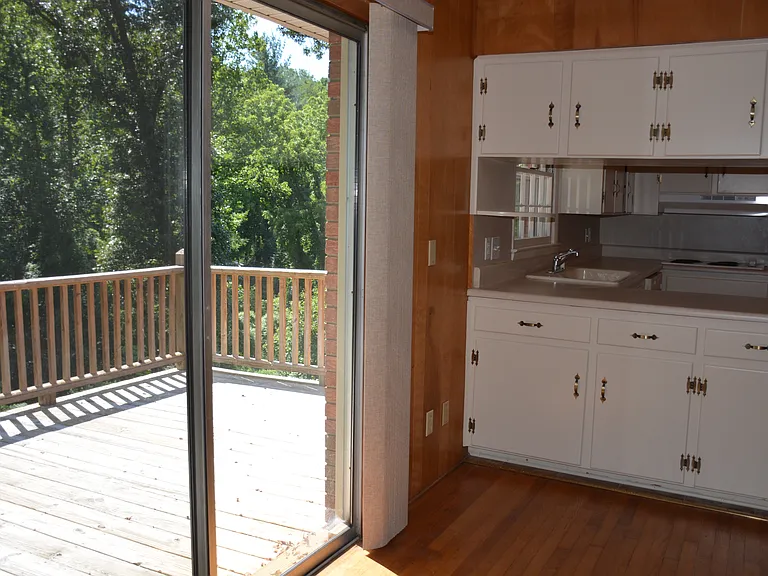 50 Wendover Rd — Photo 11