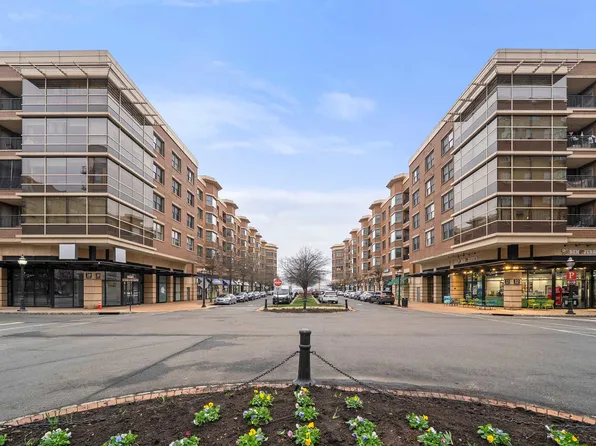 22 Avenue At Port Imperial APT 428, West New York, NJ 07093