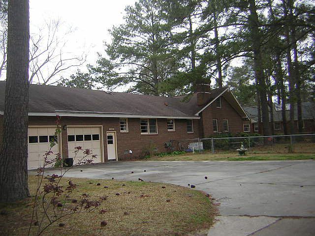 2nd image of 1607 Saint Andrews Pl
