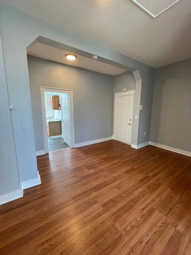 160 Grand St. — Photo 3