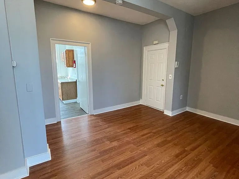 160 Grand St. — Photo 3
