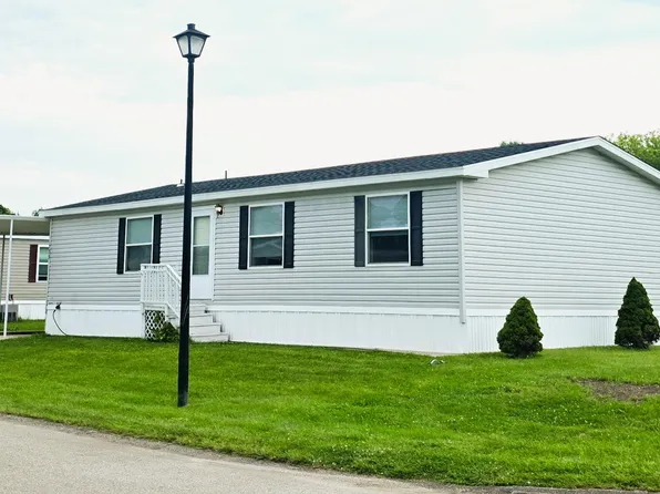 739 Redwood Dr #33, Hastings, MI 49058