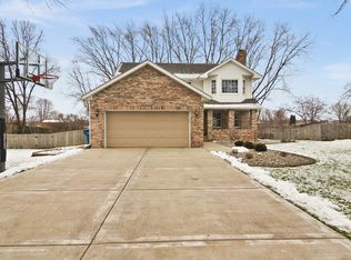 2527 Hickory Dr, Dyer, IN 46311