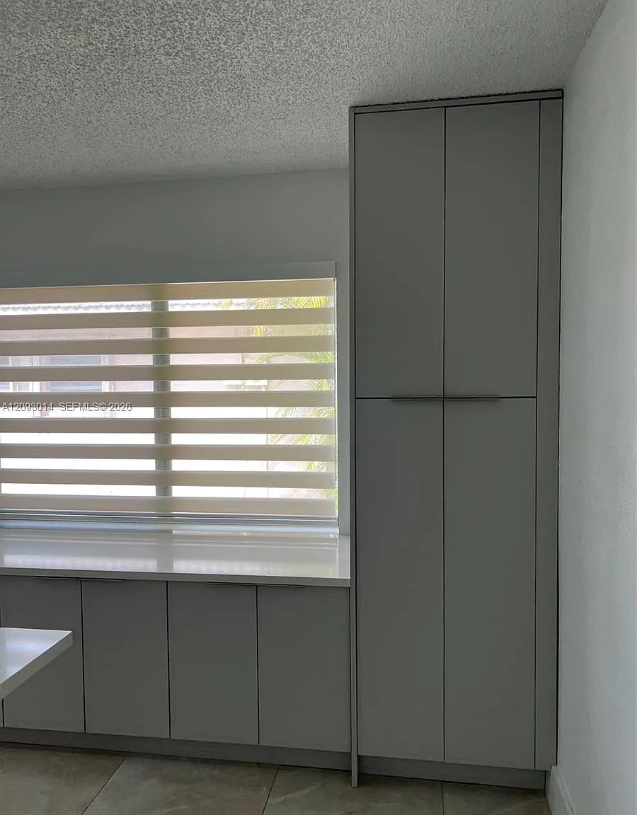 4 bed, 2.0 bath, 2063 sqft, $4,700 — Photo 3