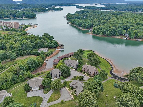 2nd image of 111 Fawn Haven Ln