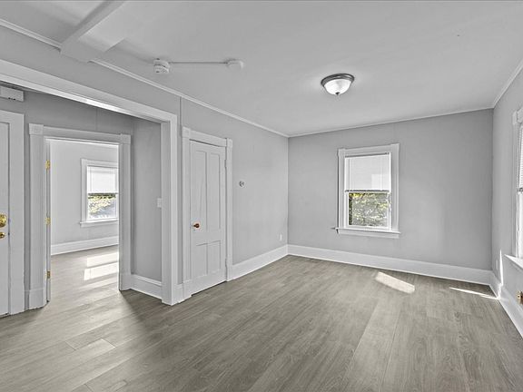 5th image of 410 Saint Paul St #2