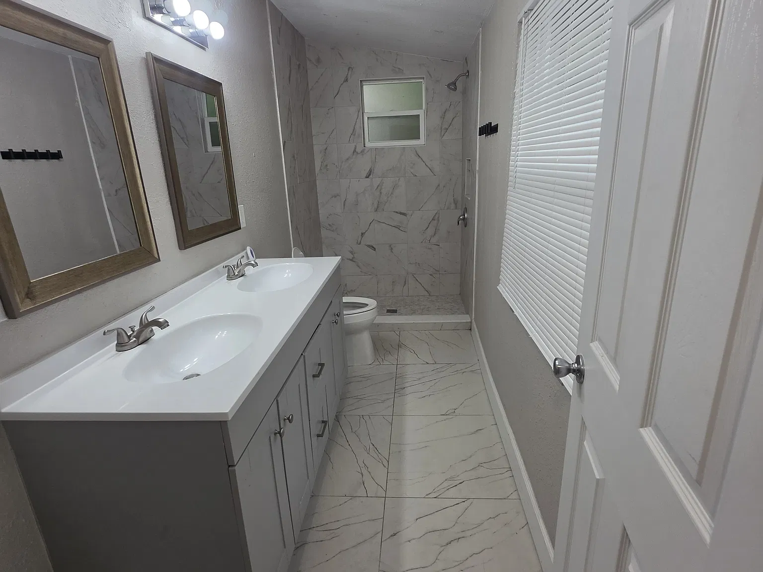 5808 Moncrief Rd — Photo 4