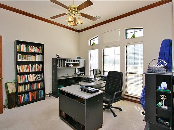 5th image of 2901 Black Locust Ct