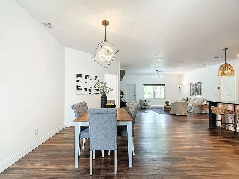 130 16th Ave NE — Photo 9