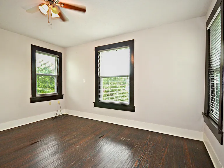 1402 E Chaffin St — Photo 15