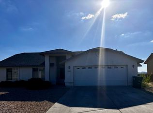 3042 Victoria Ln, Kingman, AZ 86401