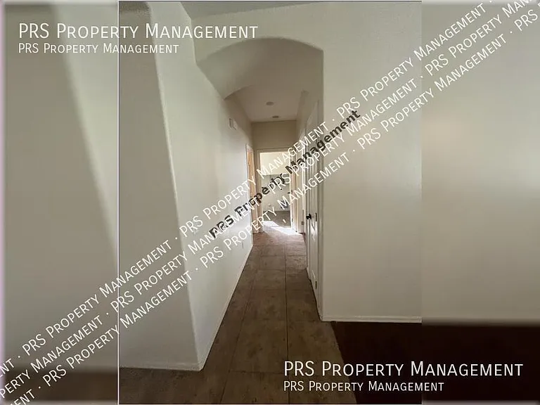 576 E Julian Dr — Photo 20