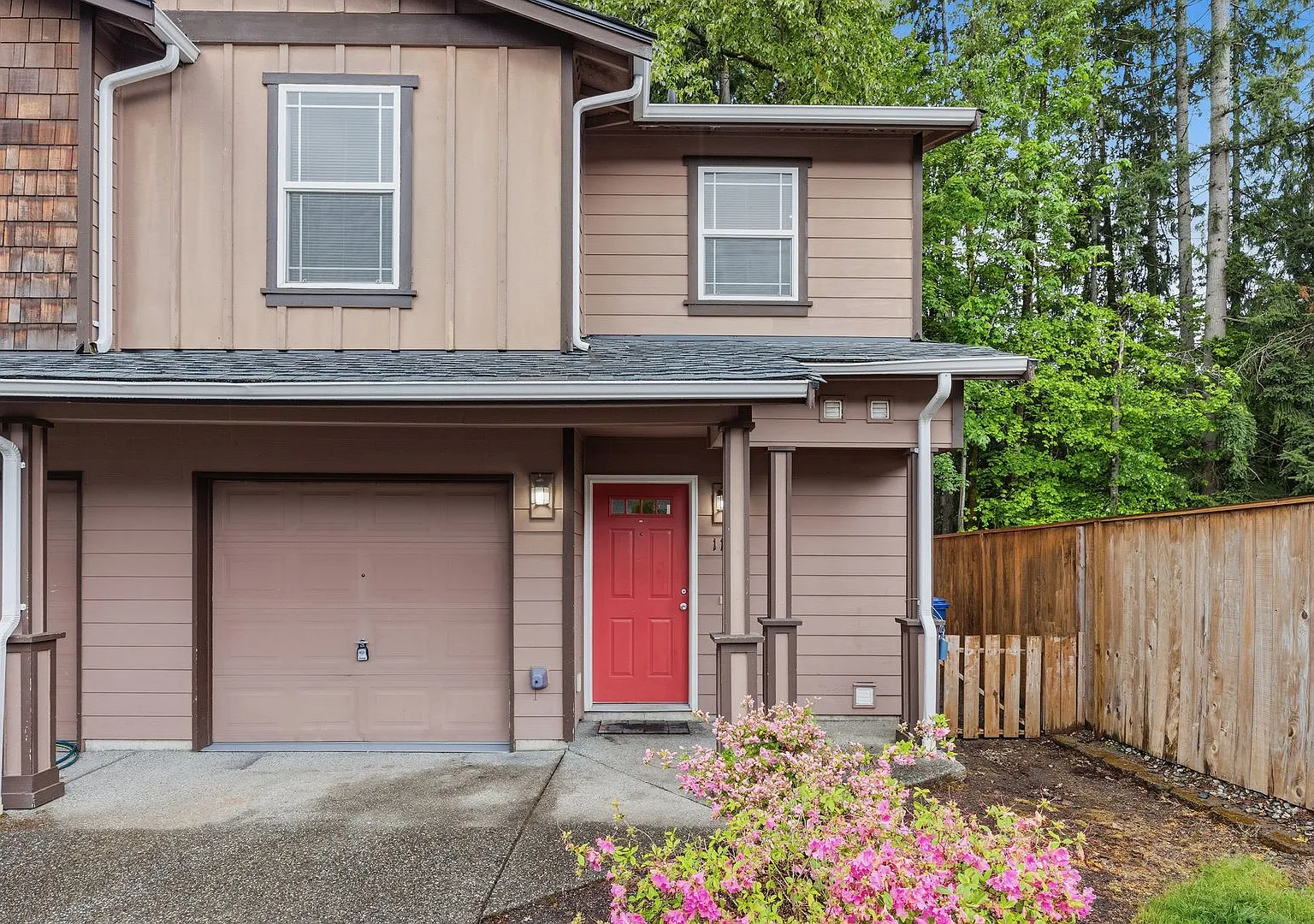 3 bedroom 2.5 bath — Photo 4