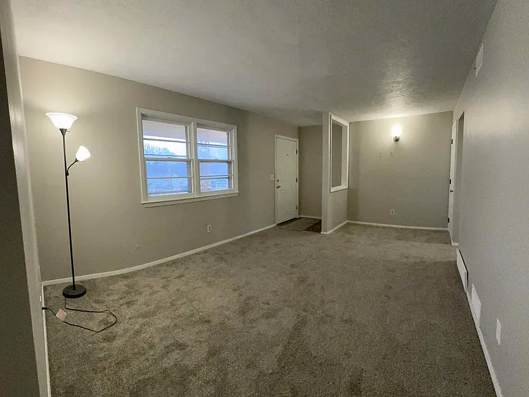 2220 Wayne St #4 — Photo 3