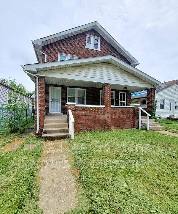 852 Fairwood Ave