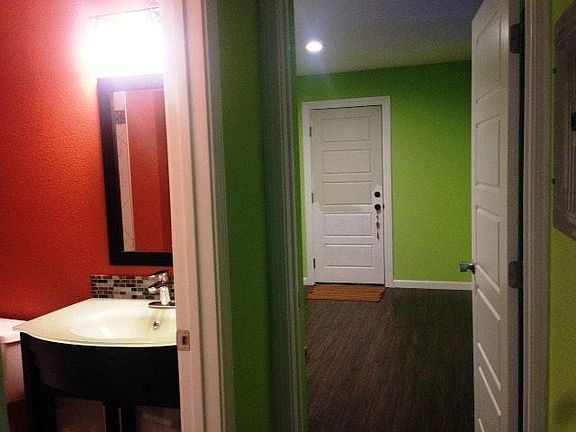 4th image of 1125 Delna Manor Ln APT 1